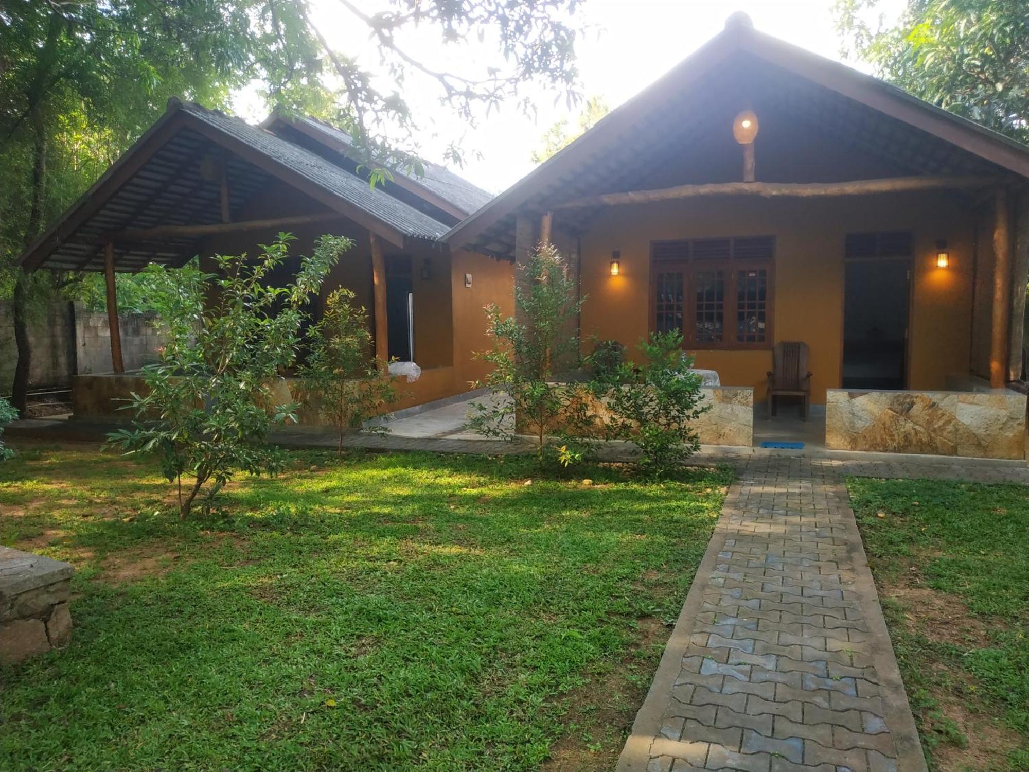 Four Seasons Safari Resort Udawalawa اوداوالاوي المظهر الخارجي الصورة
